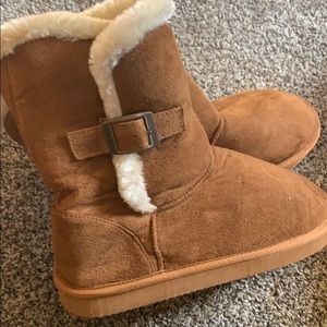 warm fuzzy boots